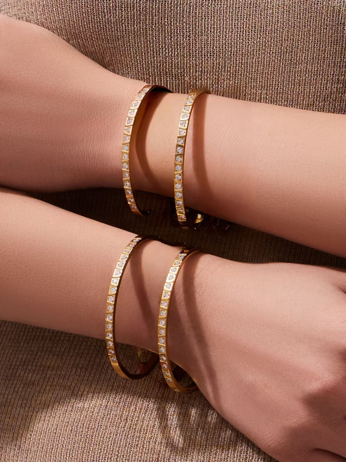 【051】Light luxury geometric ring micro-inlaid zircon buckle bracelet chic personality stacking versatile bracelet