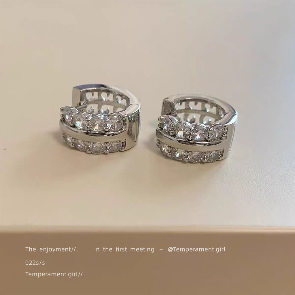 【039】Cold Wind Personality Slightly Inlaid Zircon Double Row Ear Buckle Light Luxury High End Commuting Versatile Full Zirconium Ring Temperament Ear Buckle